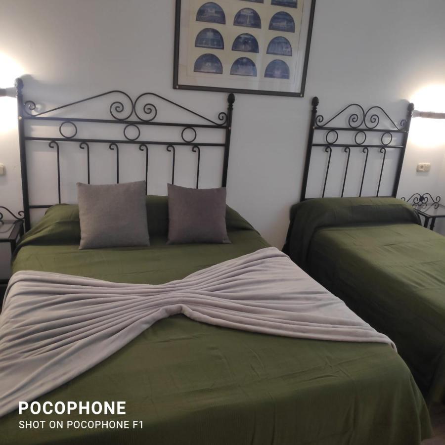 Hostal Colon Αντεκέρα Εξωτερικό φωτογραφία